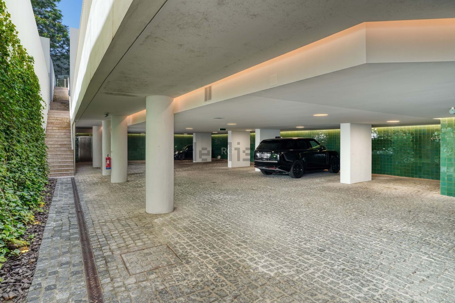 公寓 t3出售在Rua Rodrigo da Fonseca, 43 - 停车位