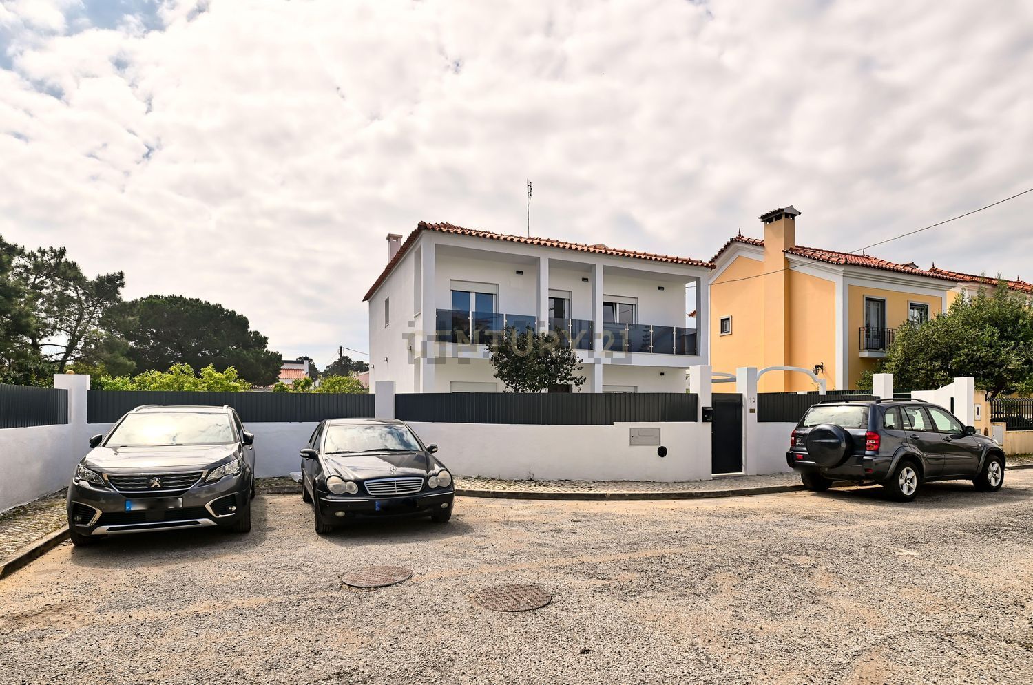 出租小楼房或独栋别墅在Rua Eduarda Lapa, 10 - 外立面