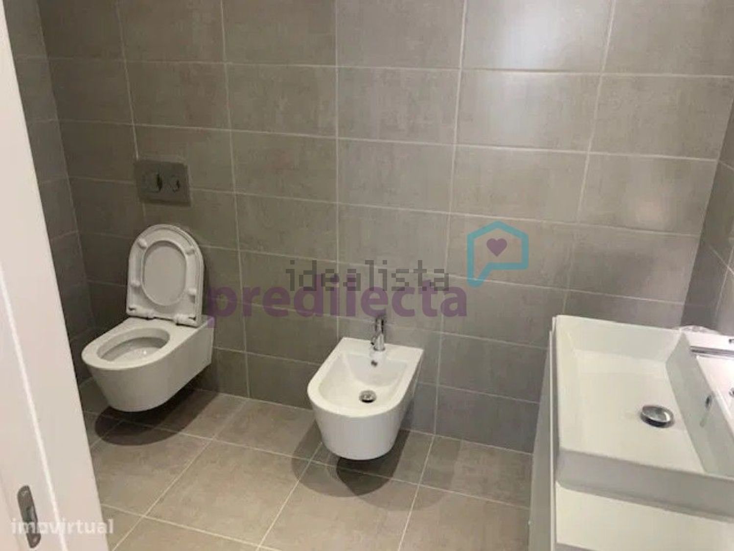 出租公寓 t1在 Hospital São João - Pólo Universitário - 卫生间