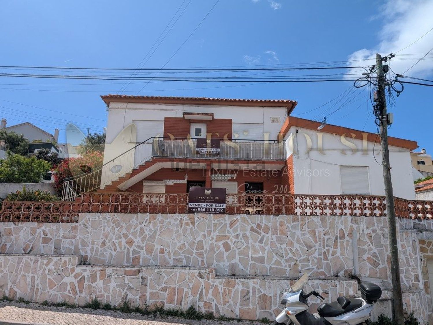 小楼房或独栋别墅出售在Rua do Geraldo, 179 - 外立面