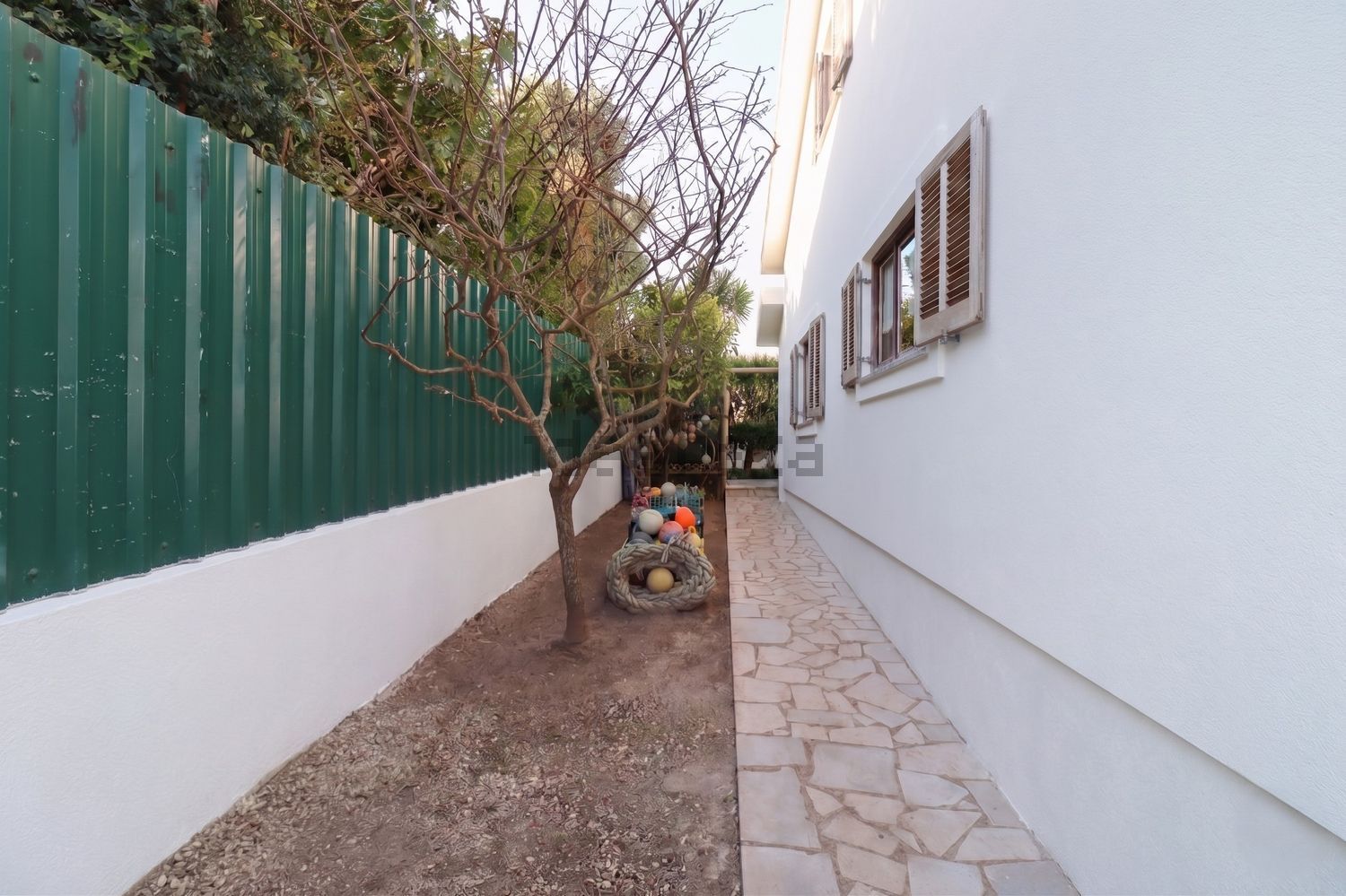 小楼房或独栋别墅出售在Rua da Escola - 外立面