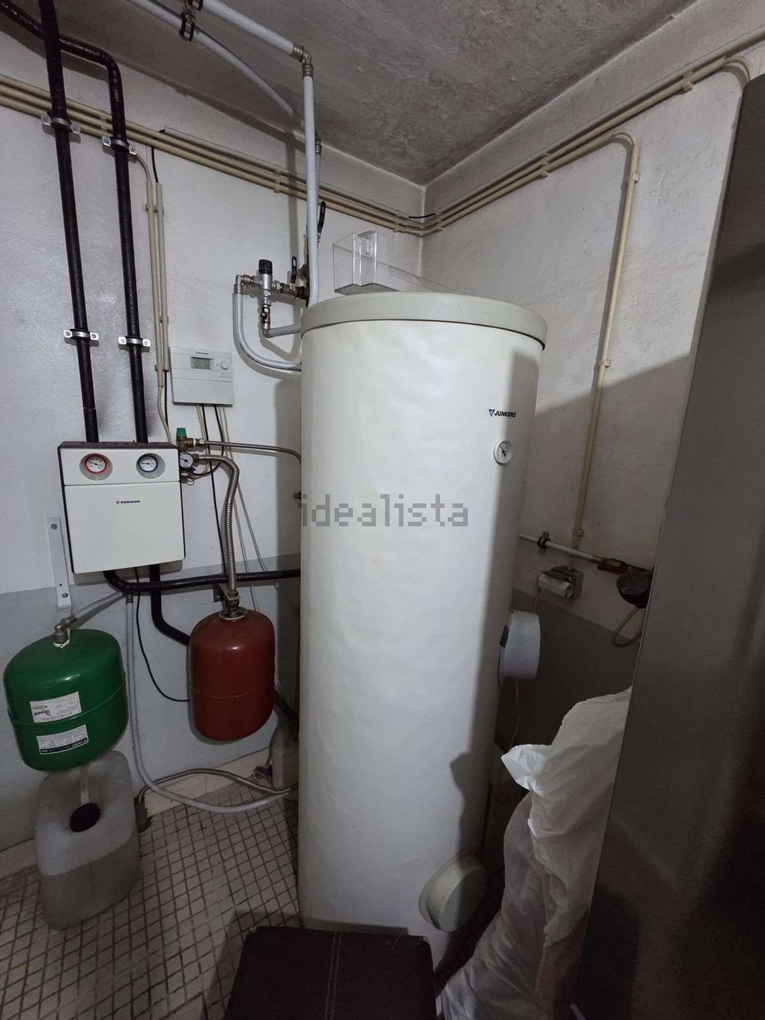 小楼房或独栋别墅出售在Rua Villas Sol, 22 - 地下室
