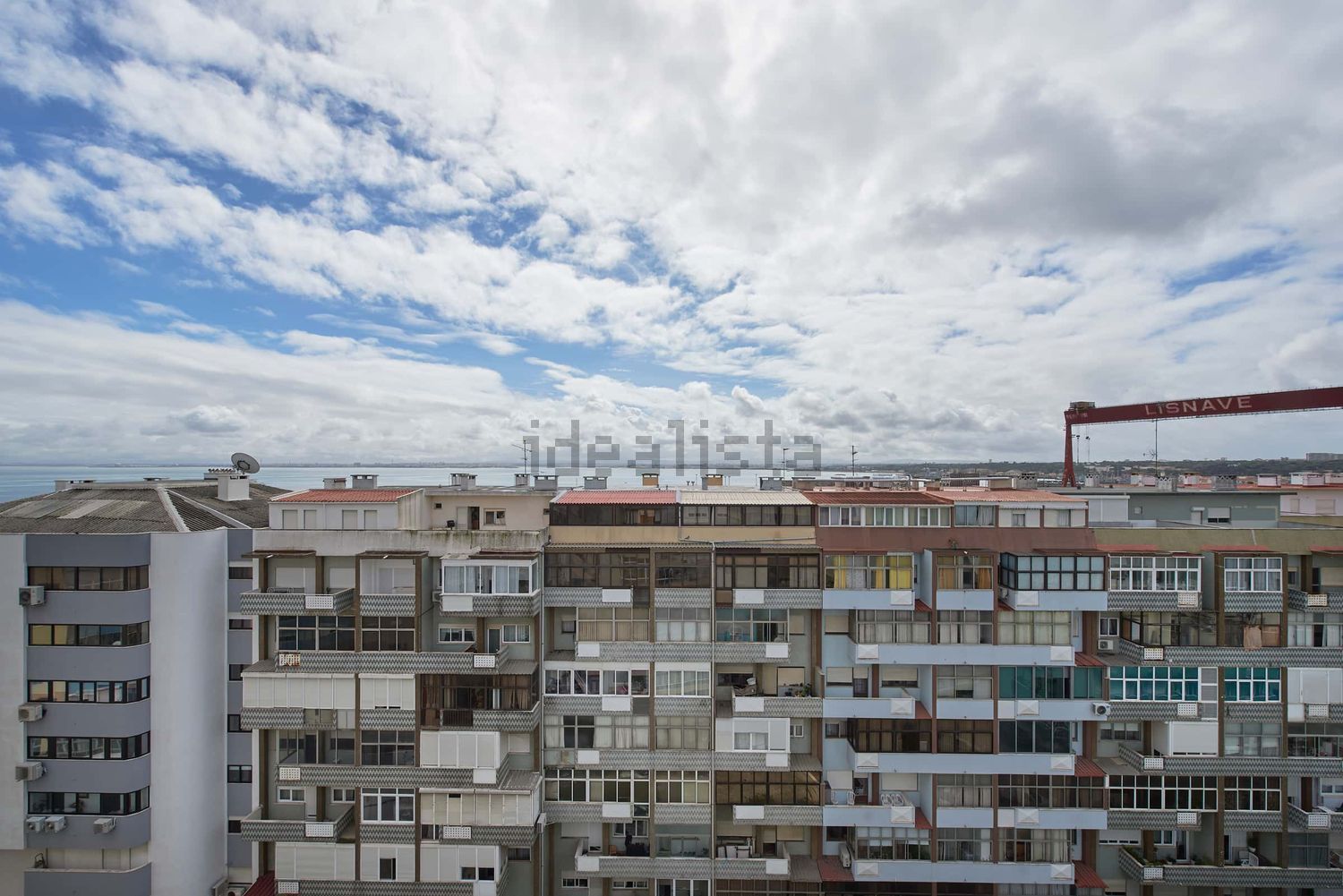 出租房间在Rua Eugénio de Castro, 8 - 视线