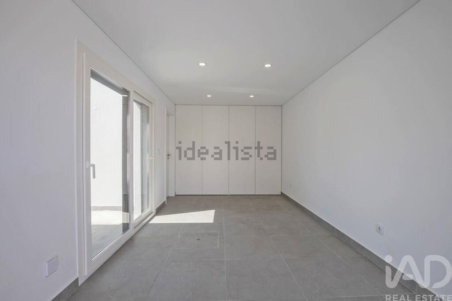 小楼房或独栋别墅出售在 Centro da Quinta do Conde - 停车位