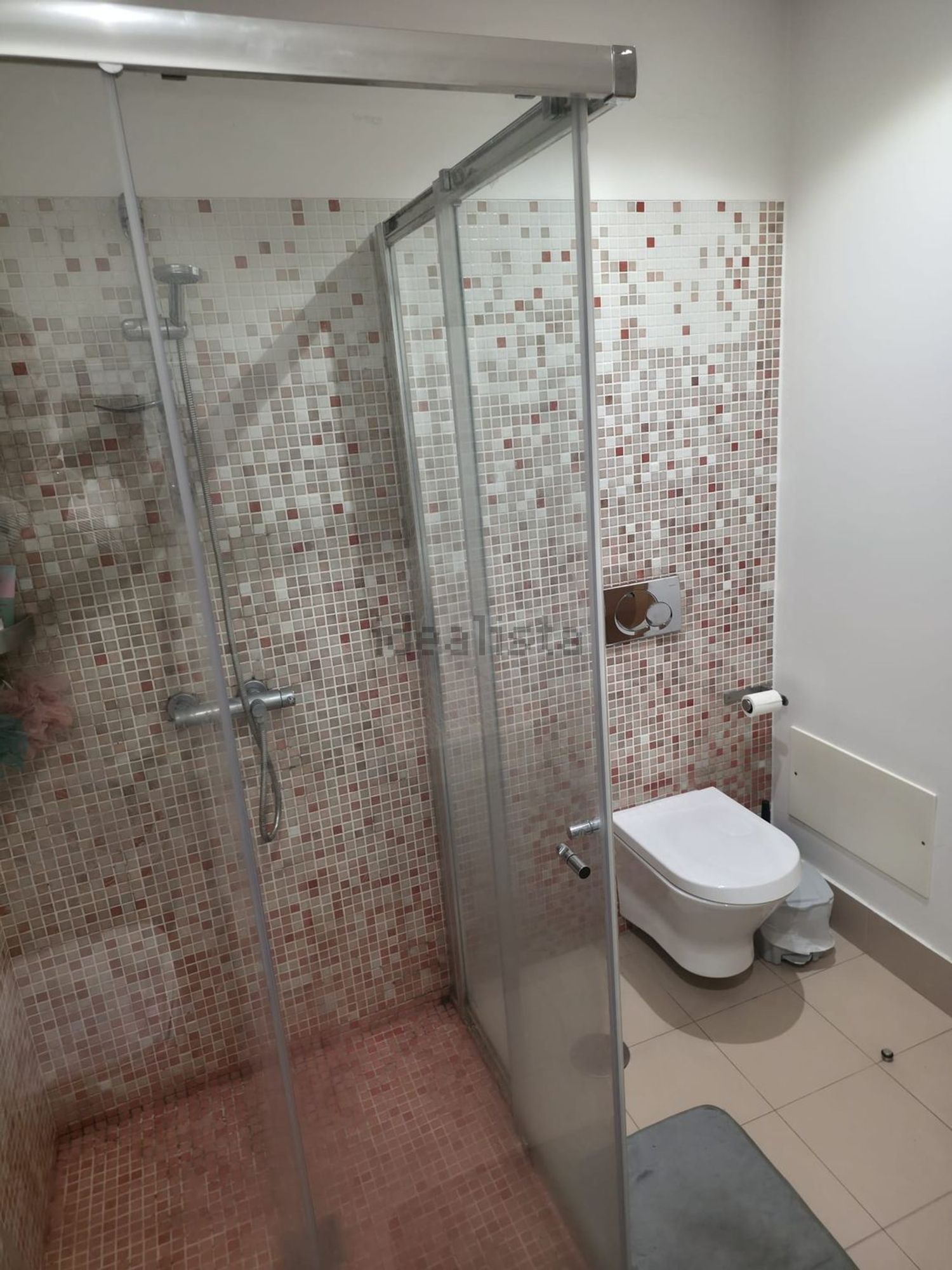 小楼房或独栋别墅出售在Rua Villas Sol, 22 - 卫生间