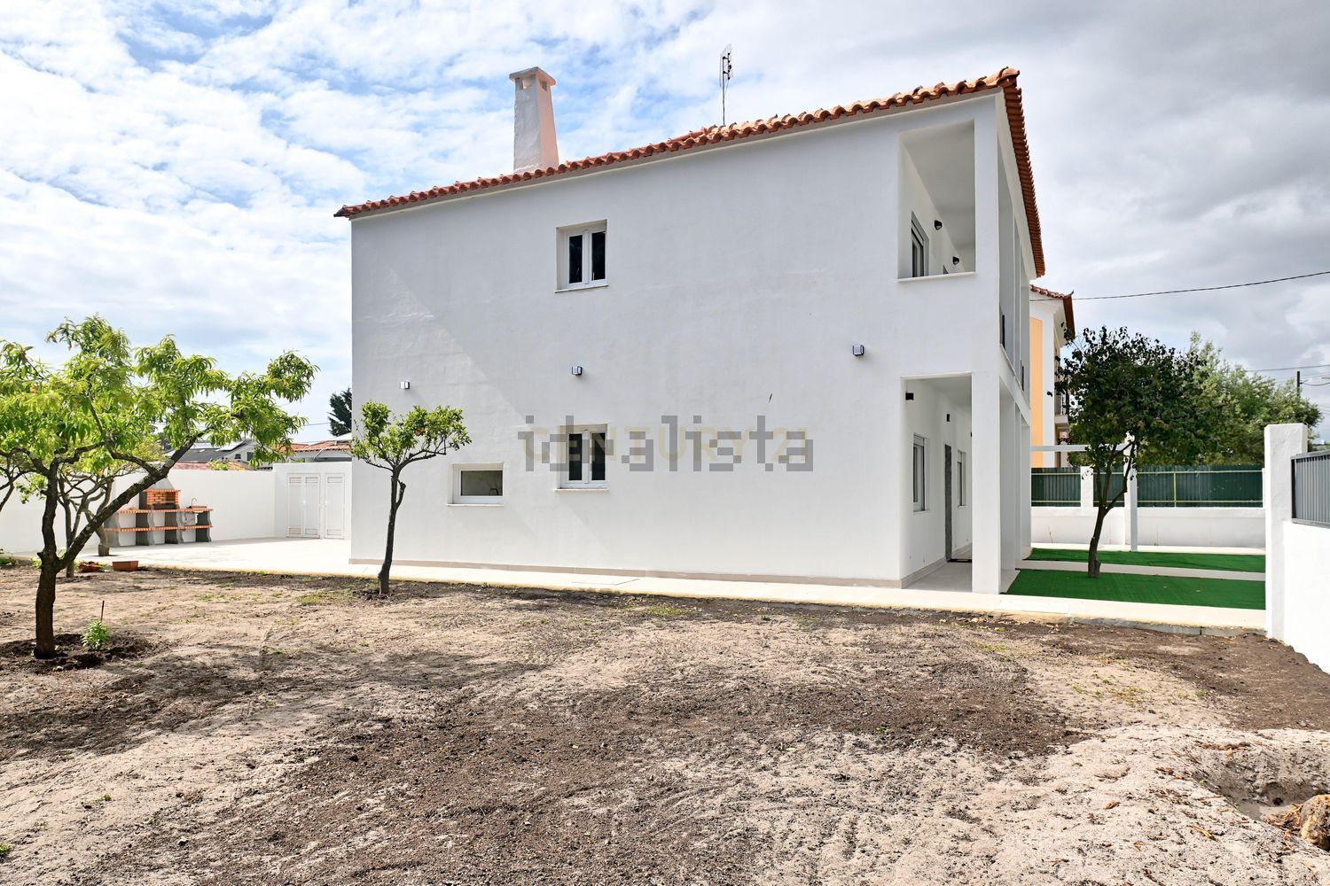 出租小楼房或独栋别墅在Rua Eduarda Lapa, 10 - 外立面
