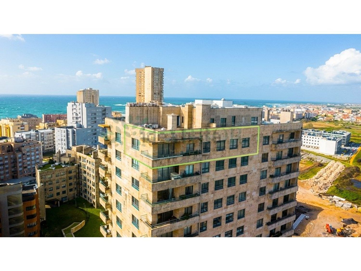 顶层公寓出售在Rua Clube Desportivo da Póvoa - 外立面