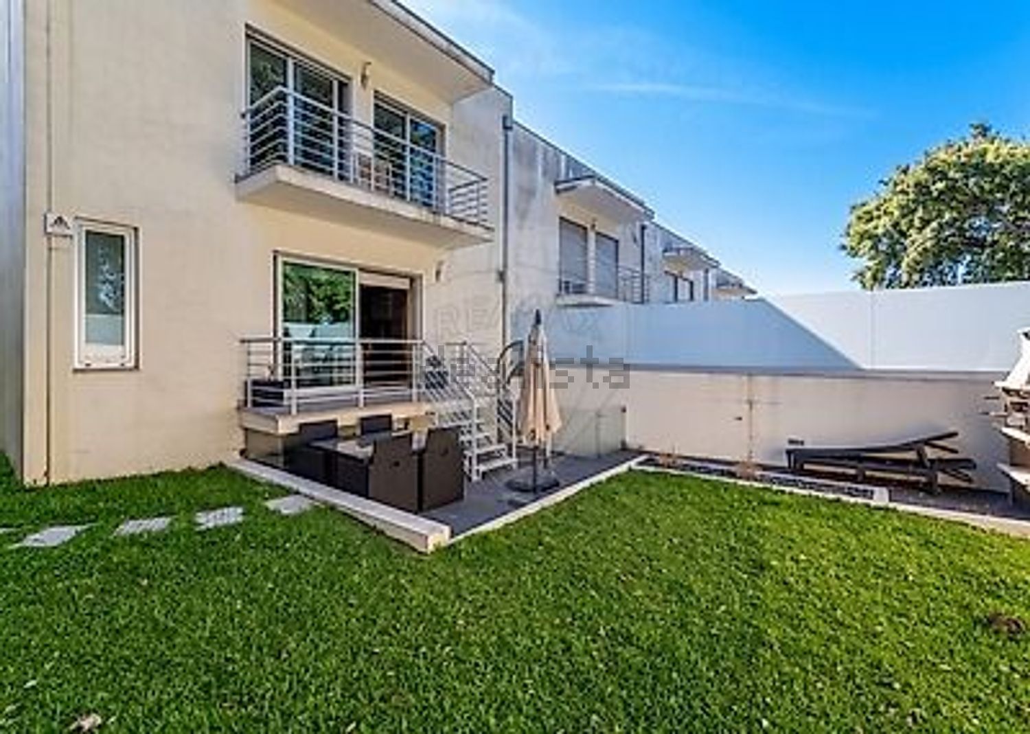 双拼别墅出售在Rua das Rosas, 25 - 游泳池