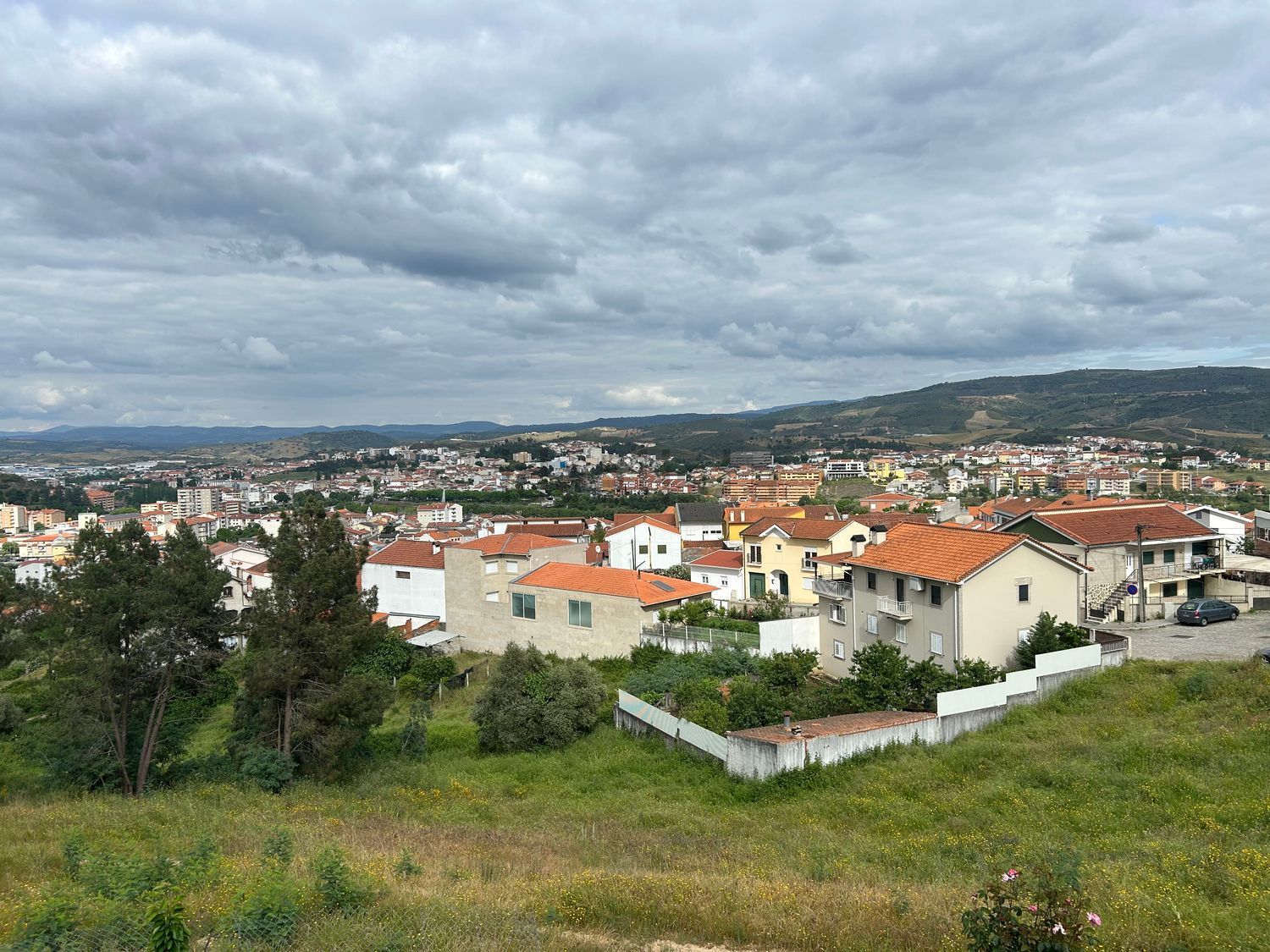 小楼房或独栋别墅出售在Rua Vale de Cerdeira, 480 - 视线