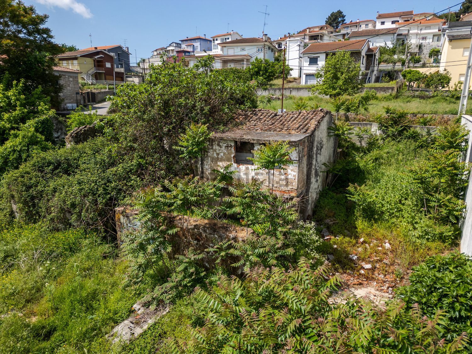 小楼房或独栋别墅出售在Avenida Bracara Augusta s/n - 花园