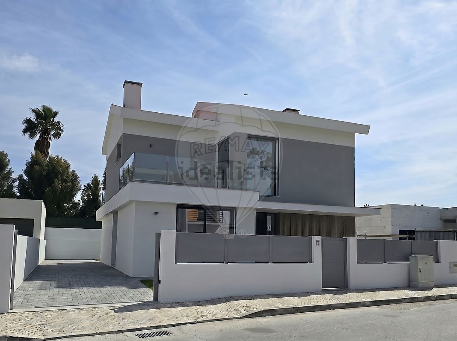 小楼房或独栋别墅出售在 Quinta do Pinheiro - 外立面