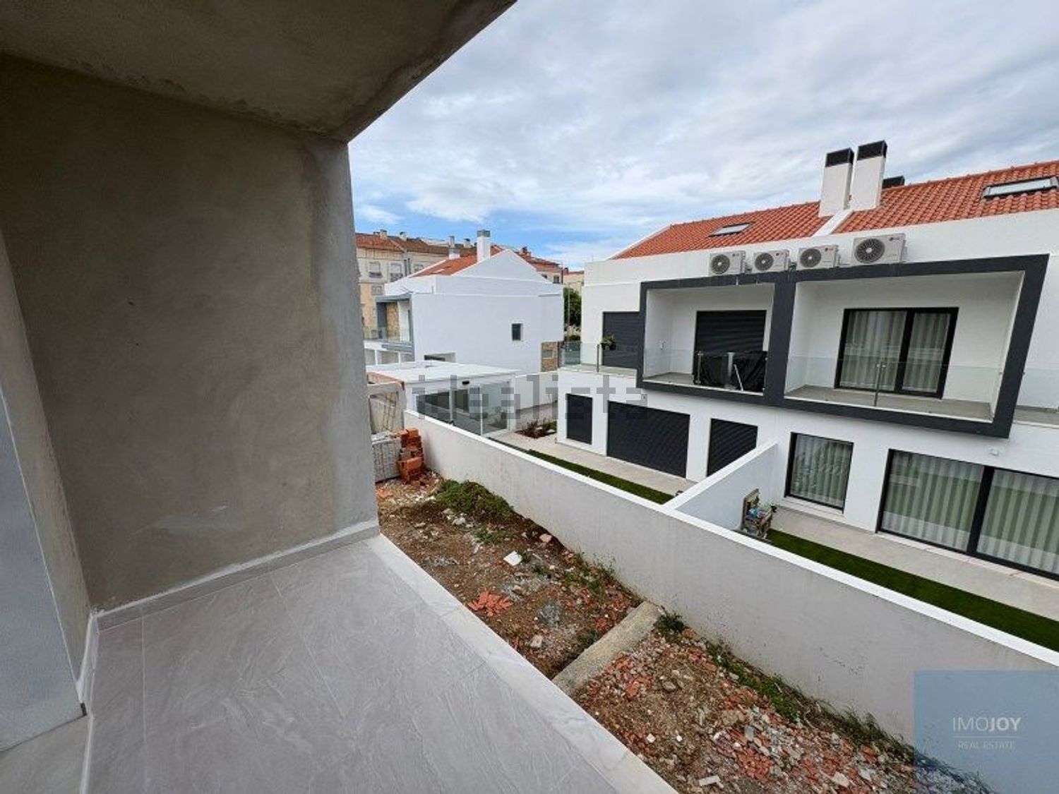 小楼房或别墅出售在Rua Benvindos, 39 - 阳台