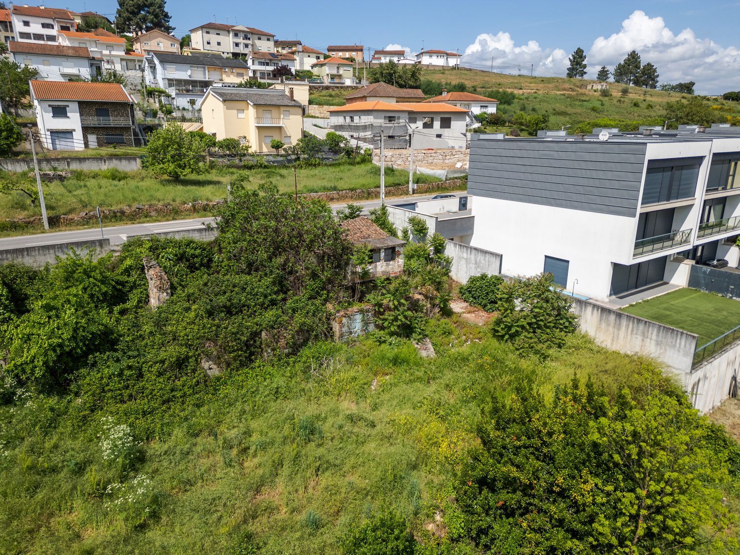 小楼房或独栋别墅出售在Avenida Bracara Augusta s/n - 外立面
