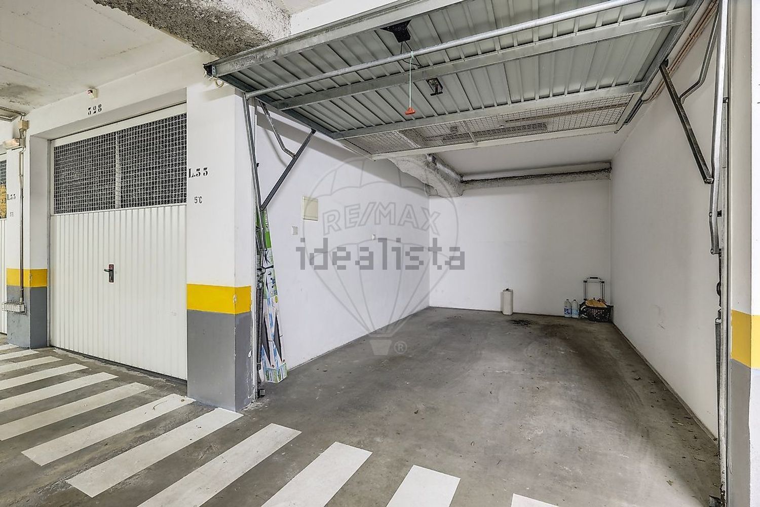 公寓 t2出售在Rua Cidade de Bolama - 停车位