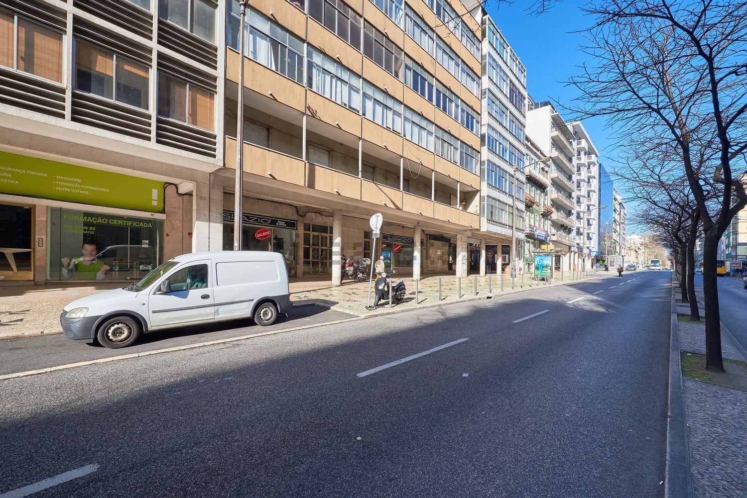 出租房间在Avenida Almirante Reis, 93 - 视线