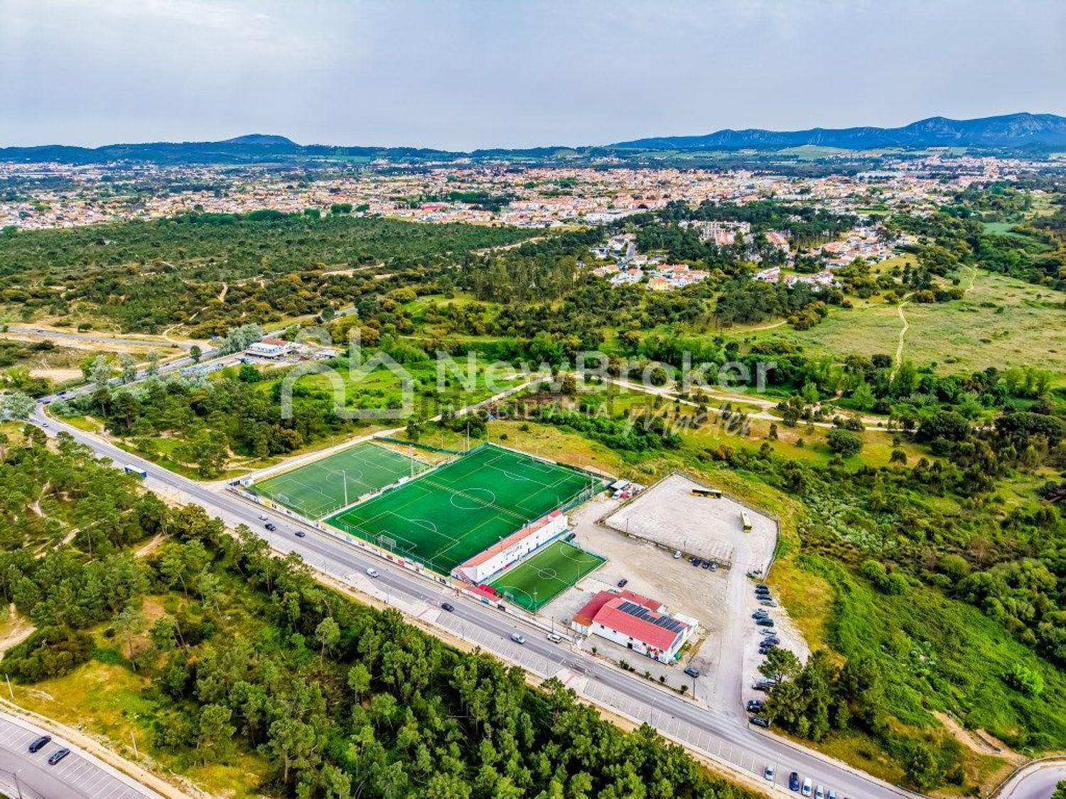 双拼别墅出售在Rua Serra de Ossa, 1565 - 视线