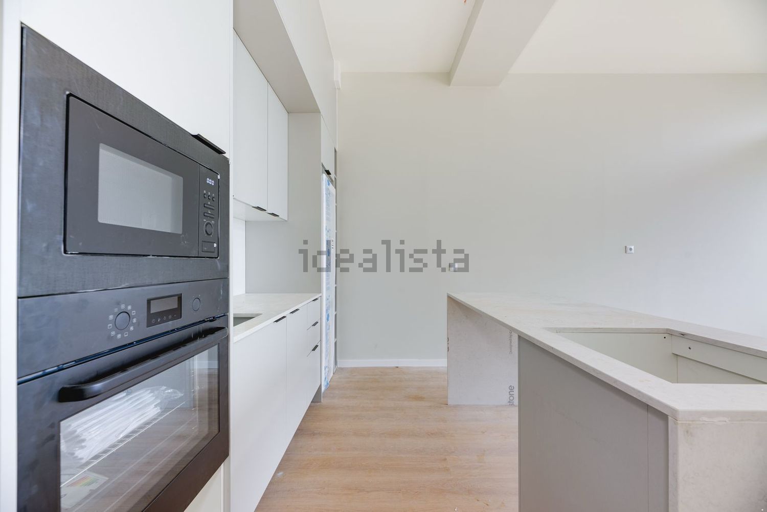 公寓 t1出售在Praça Mario Azevedo Gomes, 246 Nsab - 厨房