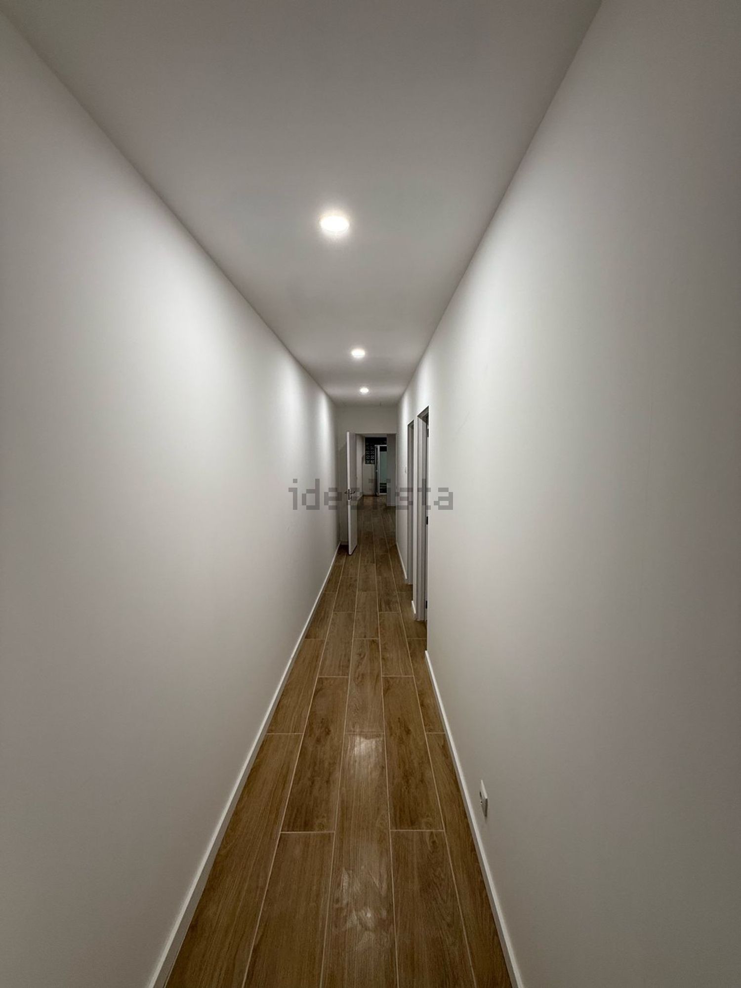 出租小楼房或独栋别墅在Rua da Carreira, 235 - 过道