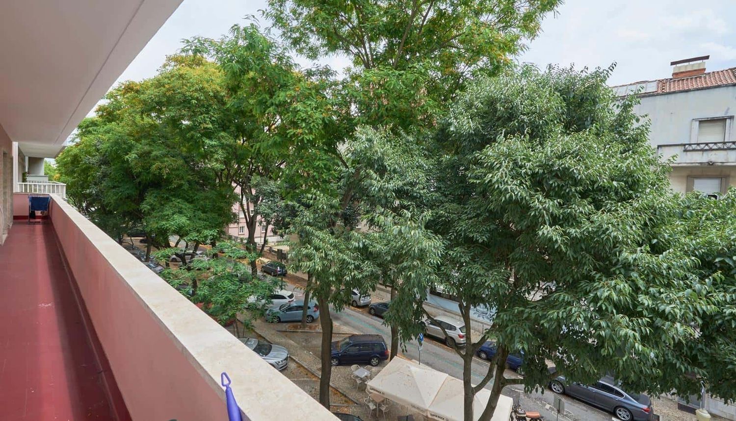 出租房间在Avenida Elias Garcia, 48 - 花园
