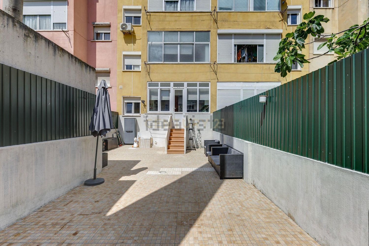 公寓 t2出售在Rua António Feijó, 6 - 外立面