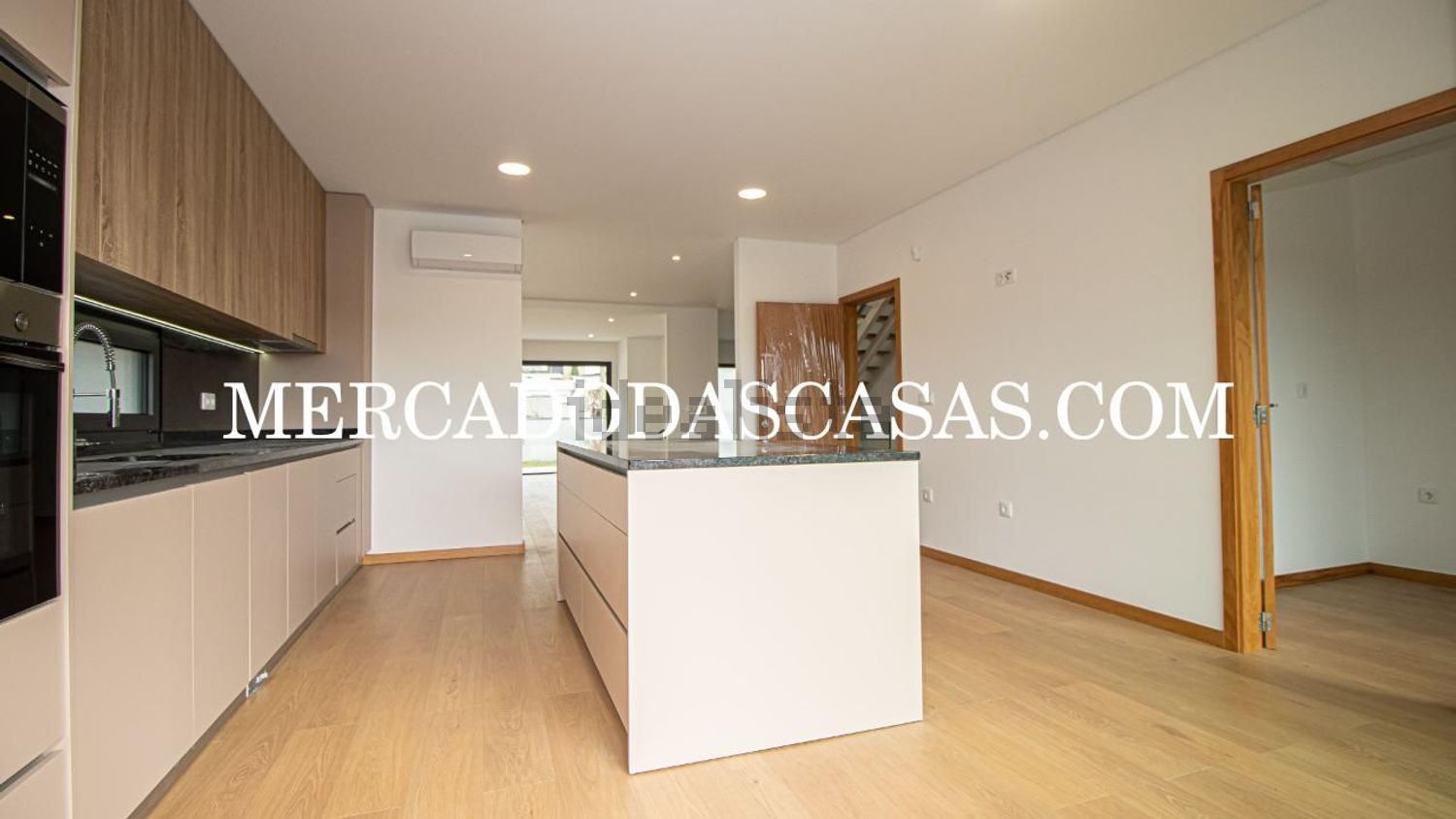 双拼别墅出售在 Lobão - 厨房