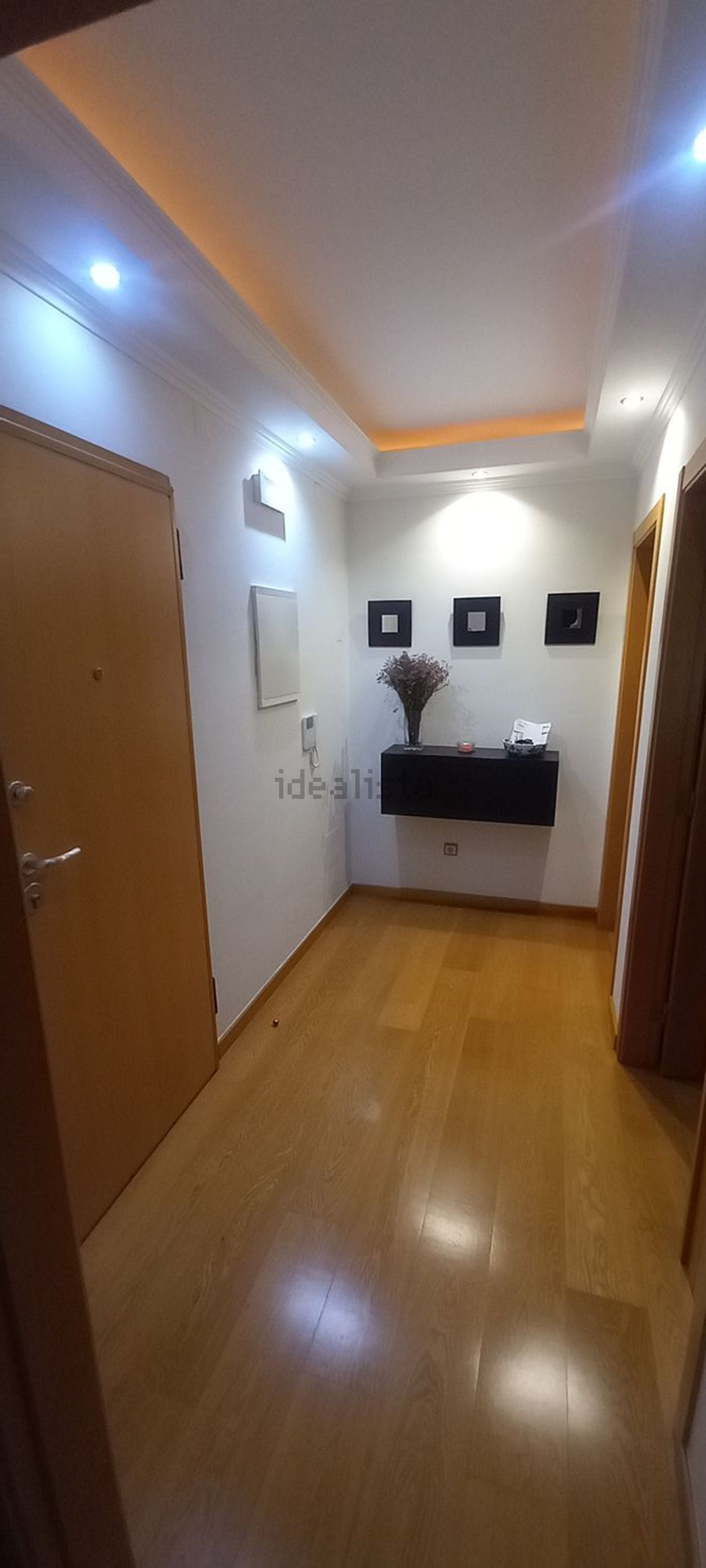 公寓 t2出售在Avenida António Ribeiro Chiado, 11 n - 过道