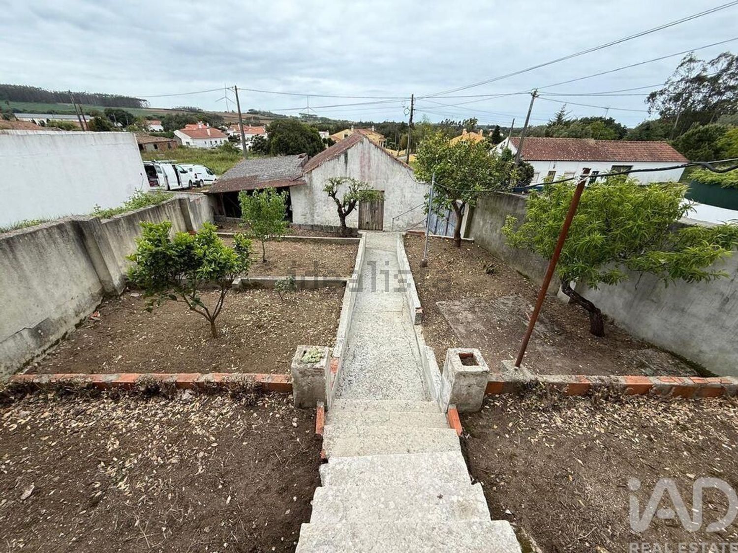 小楼房或独栋别墅出售在 São Bartolomeu dos Galegos e Moledo - 周边