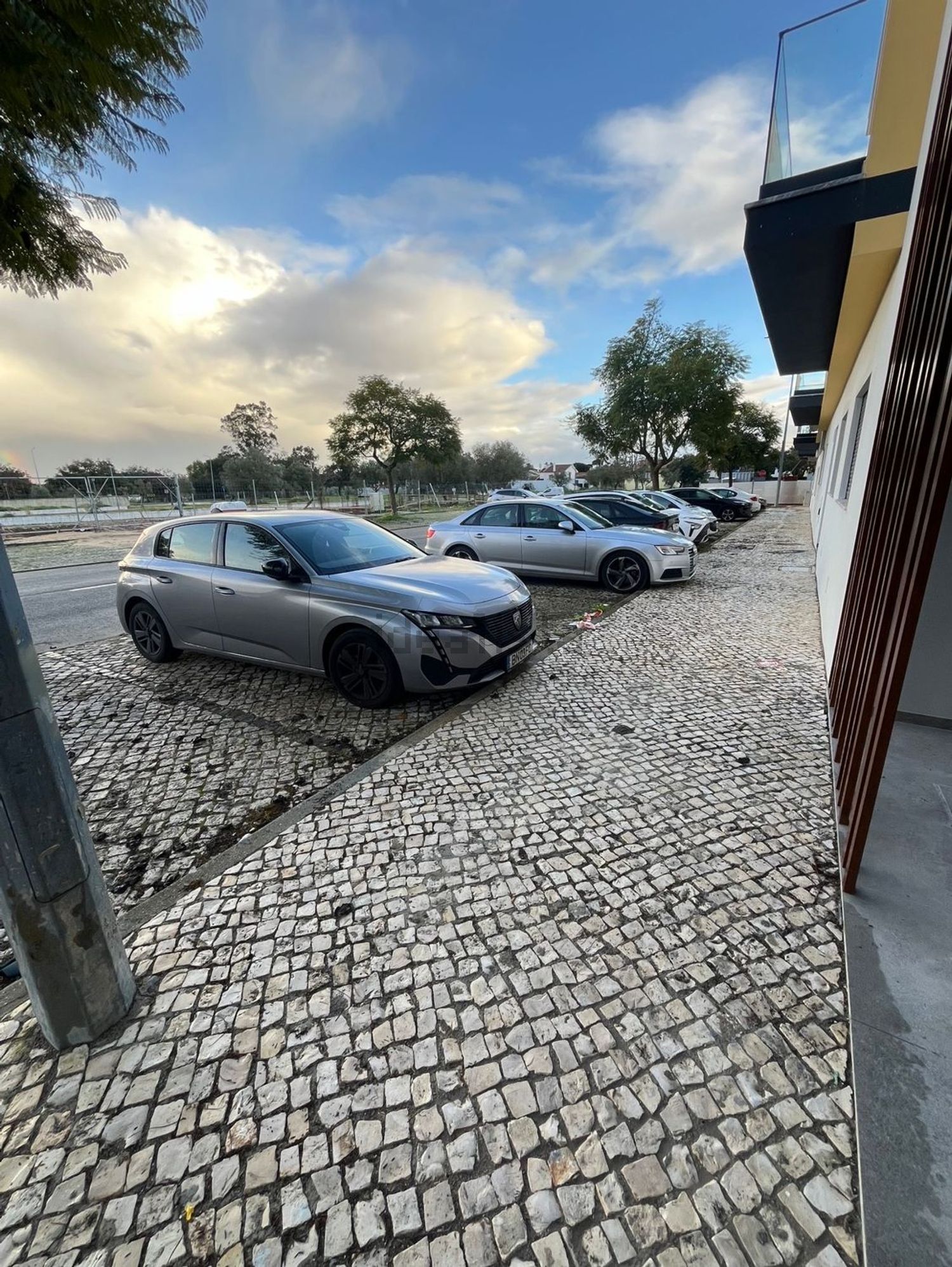 双拼别墅出售在Avenida Cidade da Praia - 外立面