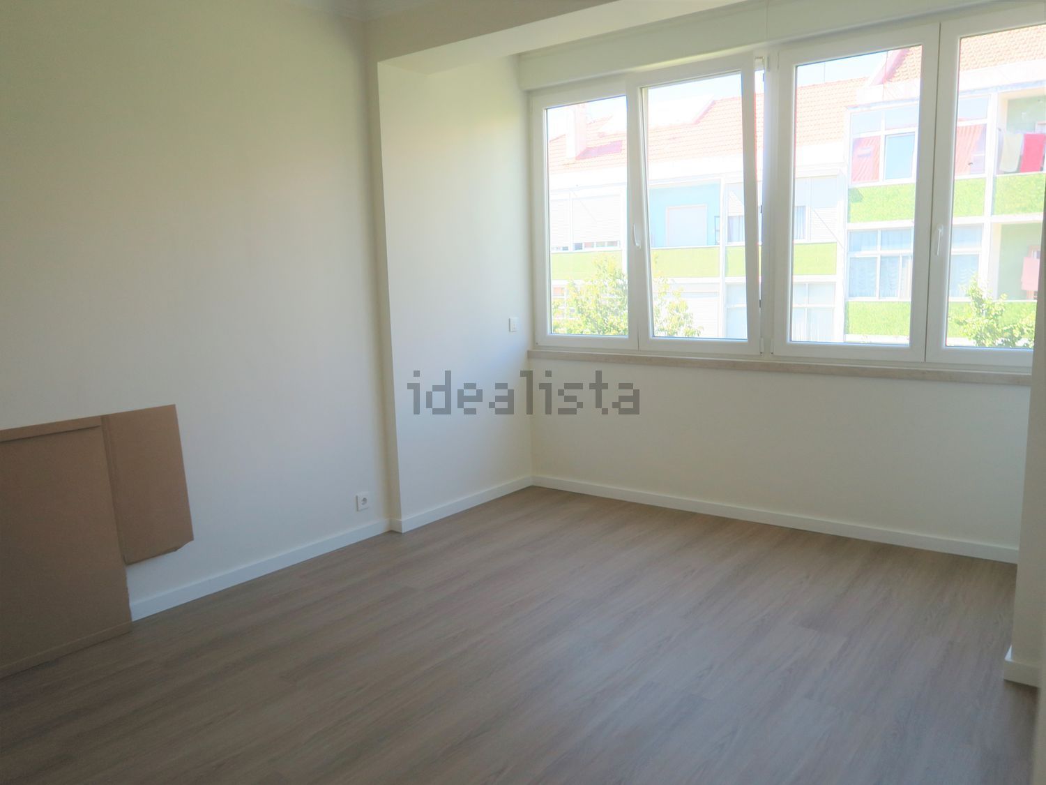出租公寓 t1在 Av. Padre Himalaia - 客厅