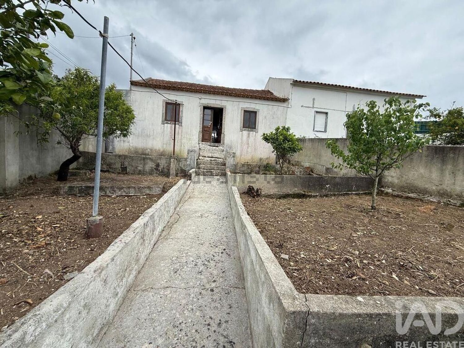 小楼房或独栋别墅出售在 São Bartolomeu dos Galegos e Moledo - 周边