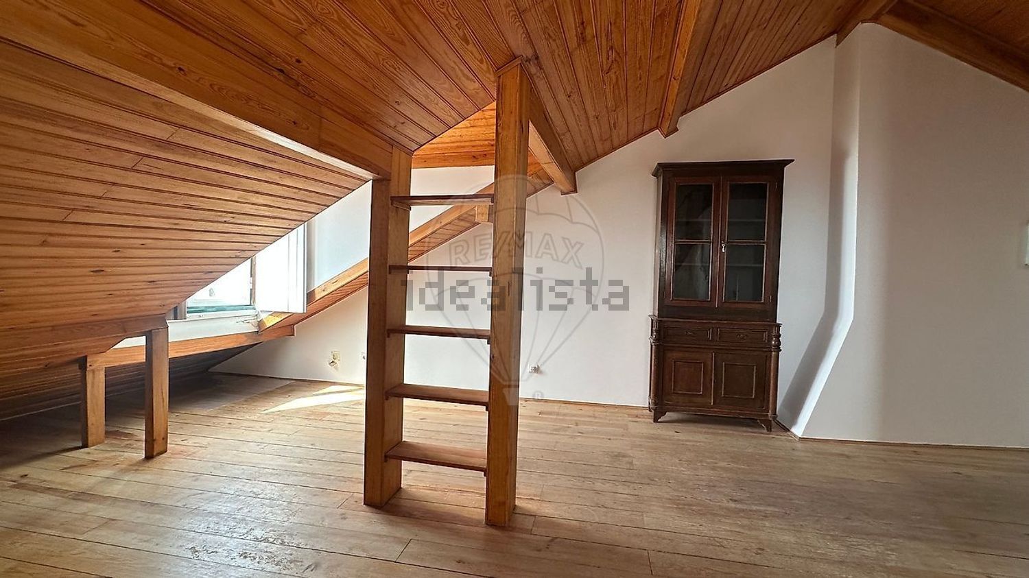 T0（单人公寓）出售在Rua de Santa Marinha - 照片