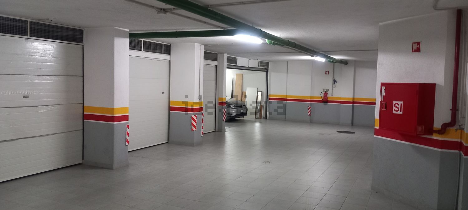 公寓 t2出售在Avenida António Ribeiro Chiado, 11 n - 停车位