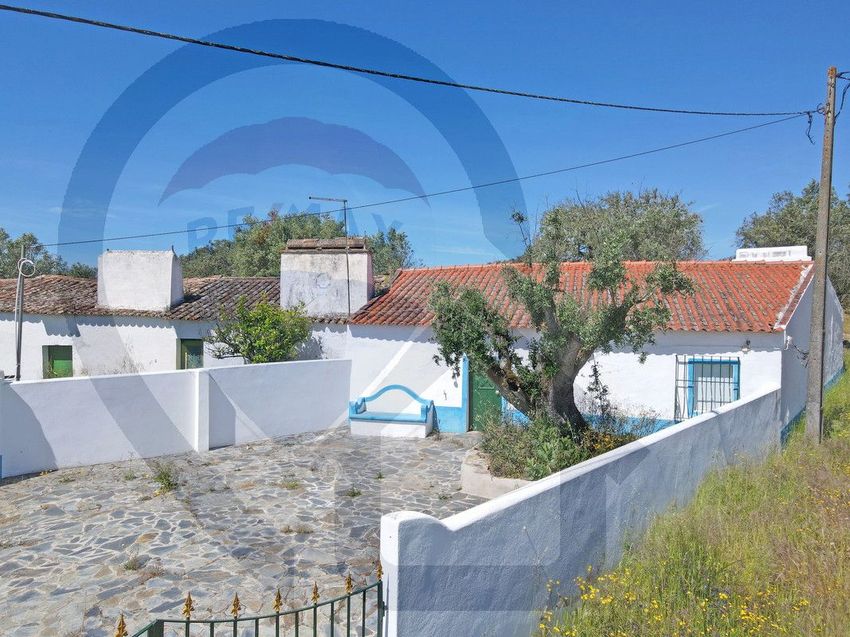 小楼房或独栋别墅出售在 Quinta do Arrife