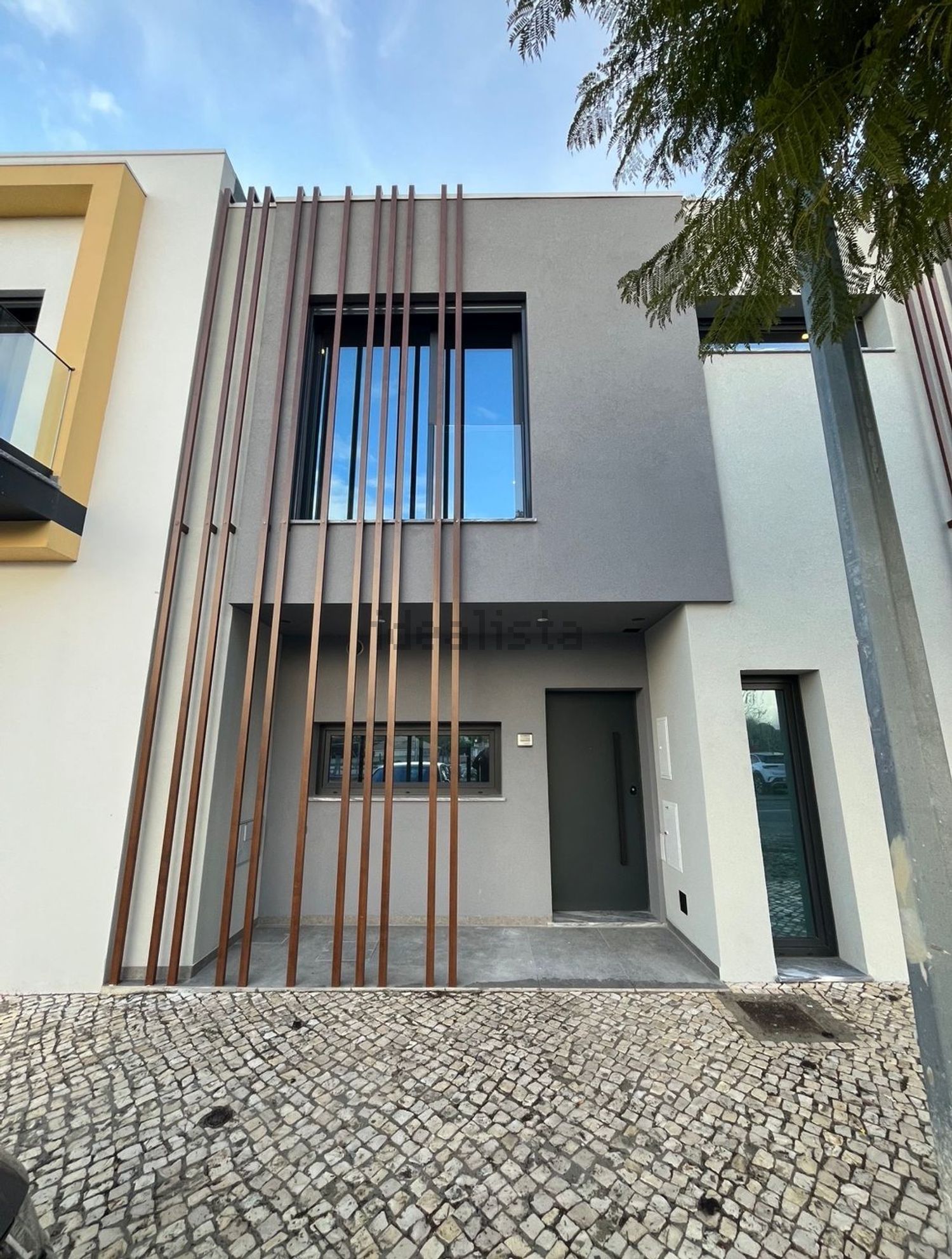 双拼别墅出售在Avenida Cidade da Praia - 外立面