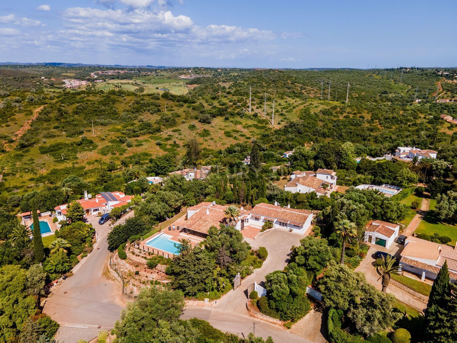 小楼房或独栋别墅出售在 Urbanização Serra e Mar, 65 - 视线