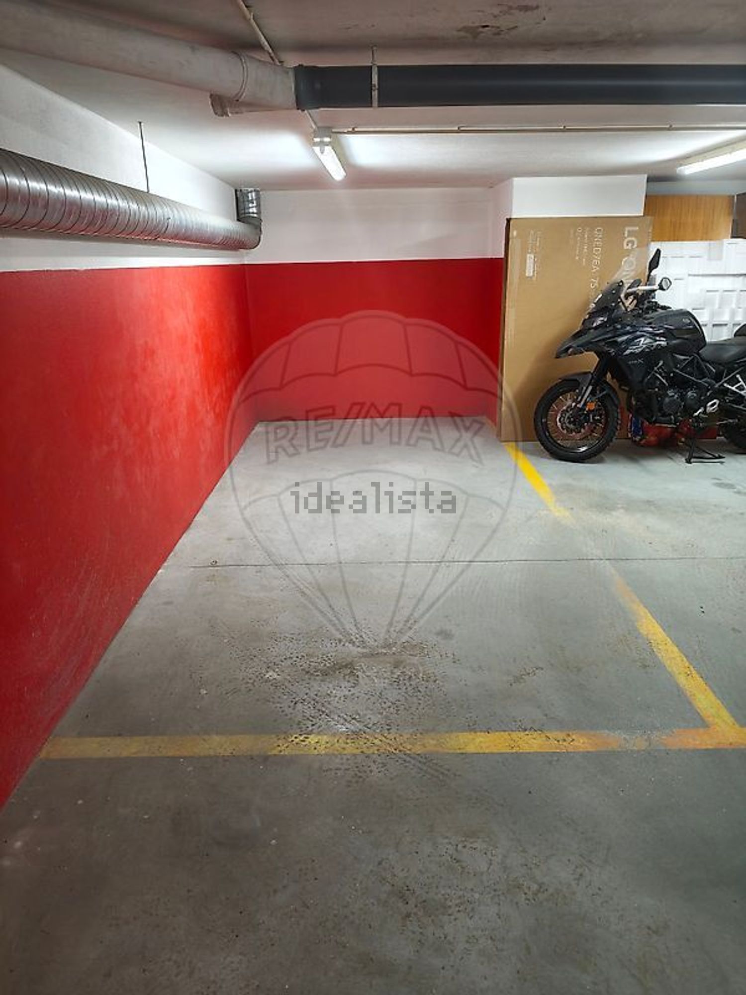 出租公寓 t2在Estrada da Circunvalação, 12700 - 停车位