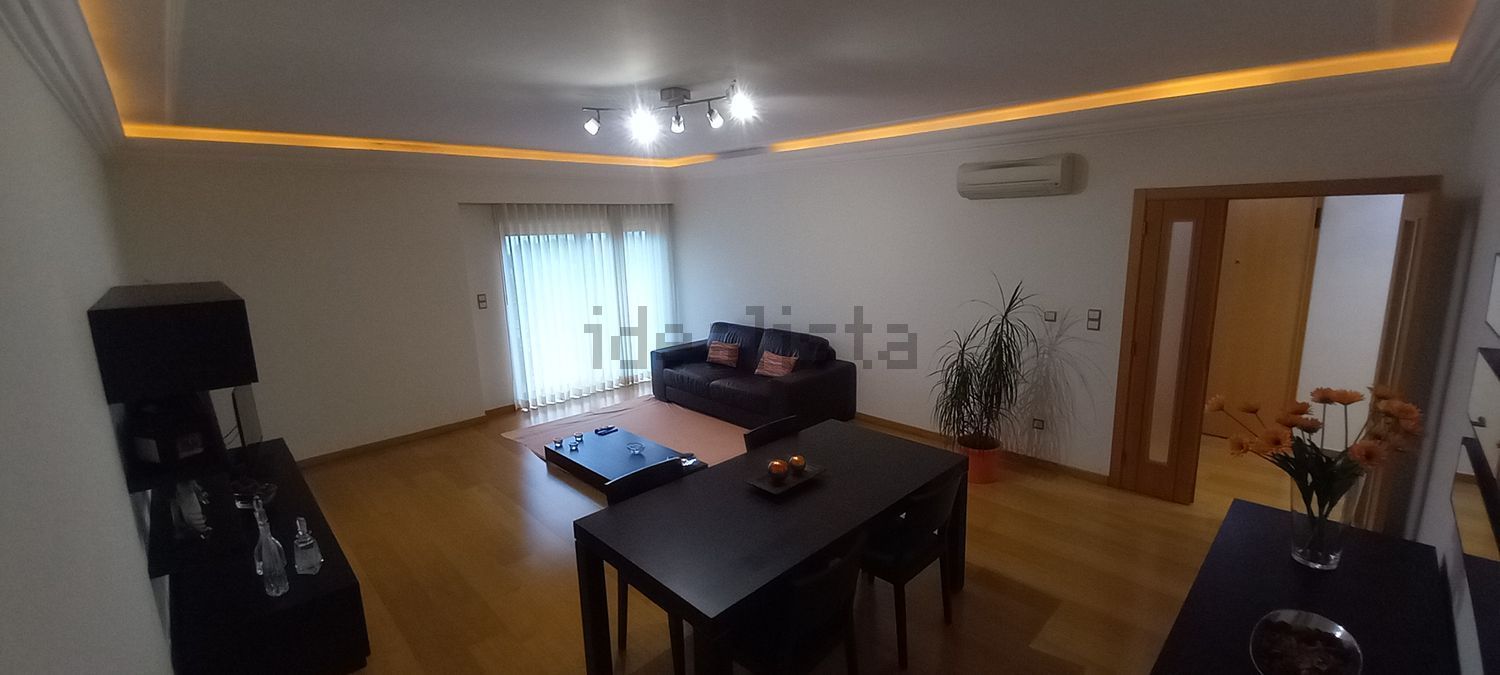 公寓 t2出售在Avenida António Ribeiro Chiado, 11 n - 客厅