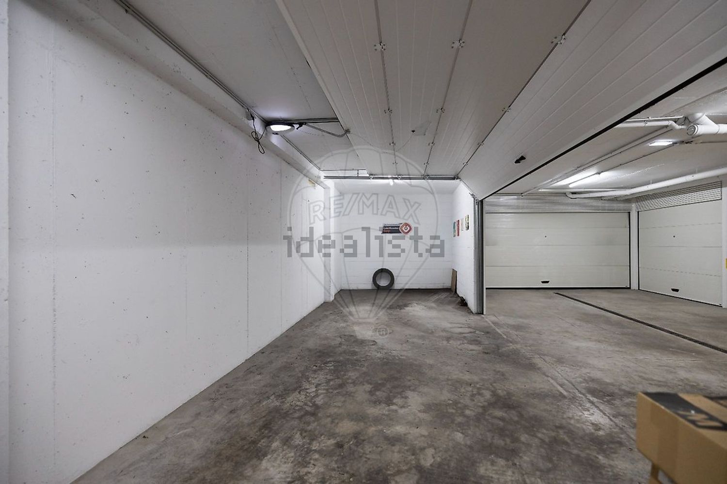 公寓 t4出售在Rua da Cova - 停车位