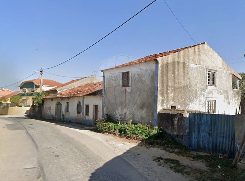 小楼房或独栋别墅出售在Rua Cumeira de Cima