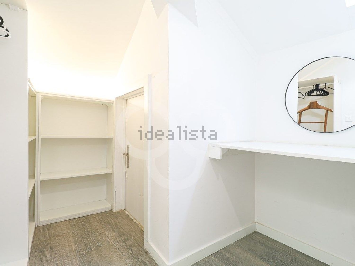公寓 t2出售在Rua de São Filipe Néri, 25 - 试衣间