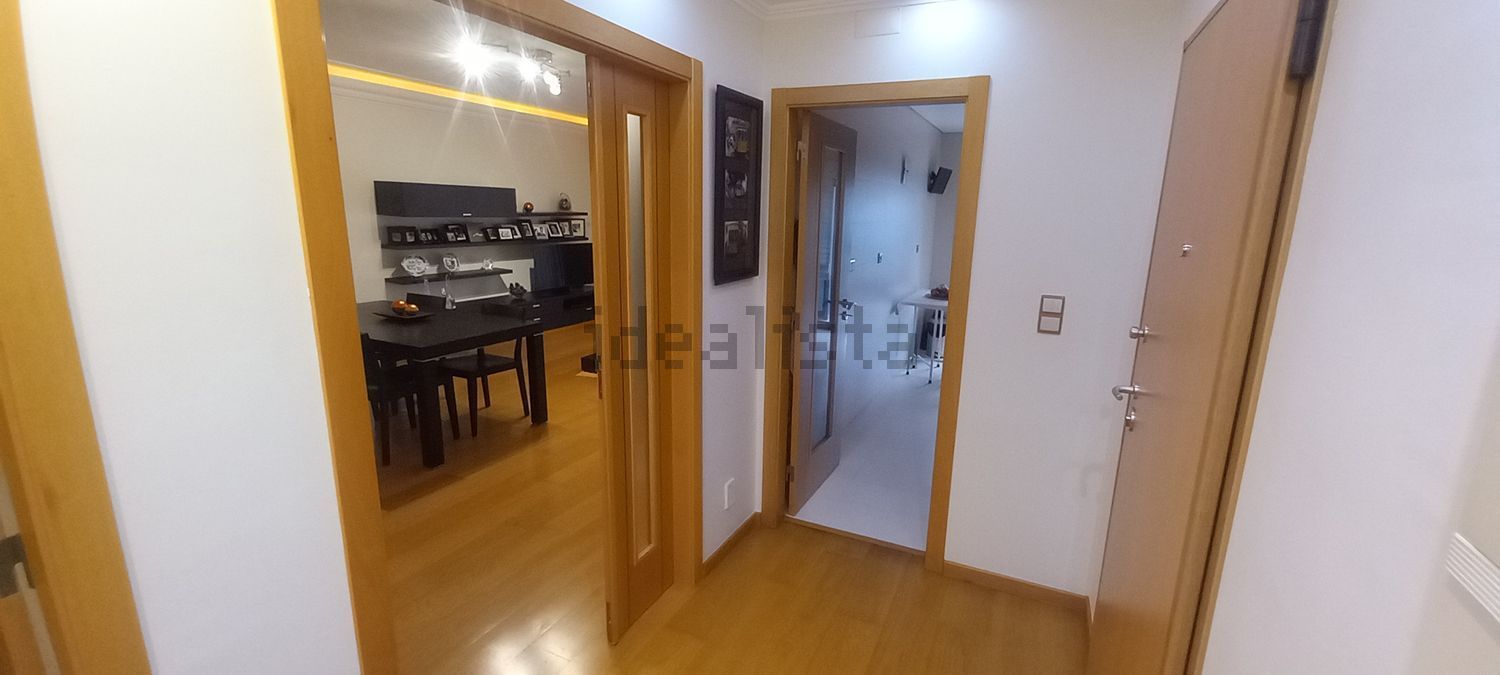 公寓 t2出售在Avenida António Ribeiro Chiado, 11 n - 过道