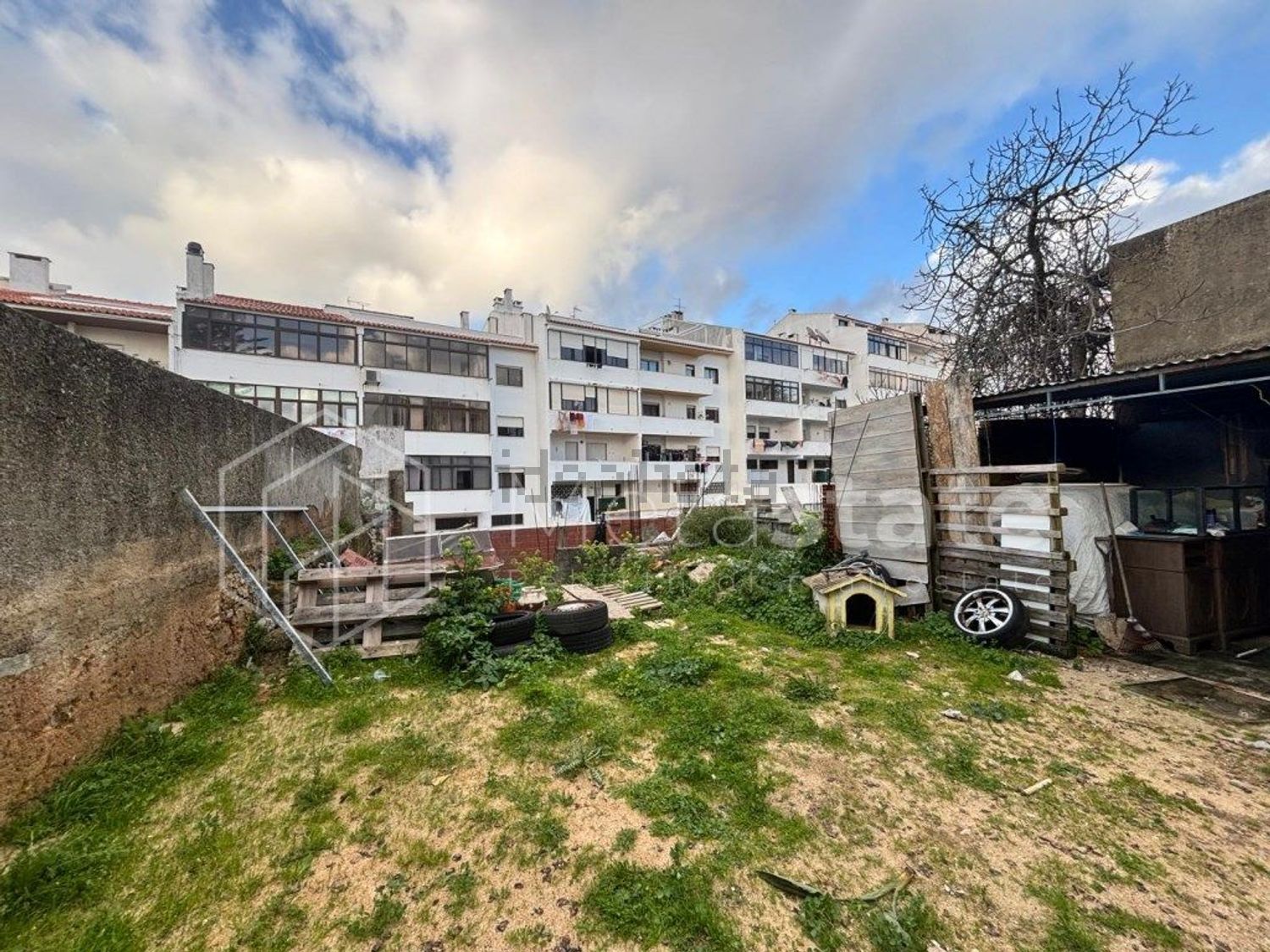 双拼别墅出售在Rua Arquitecto Cottinelli Telmo - 花园