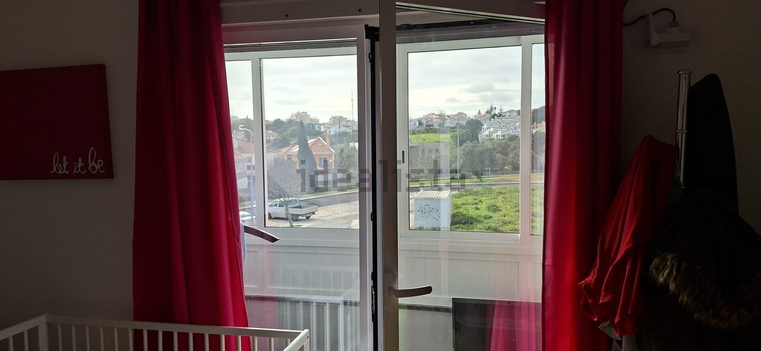 小楼房或独栋别墅出售在 Carcavelos Central - 露台