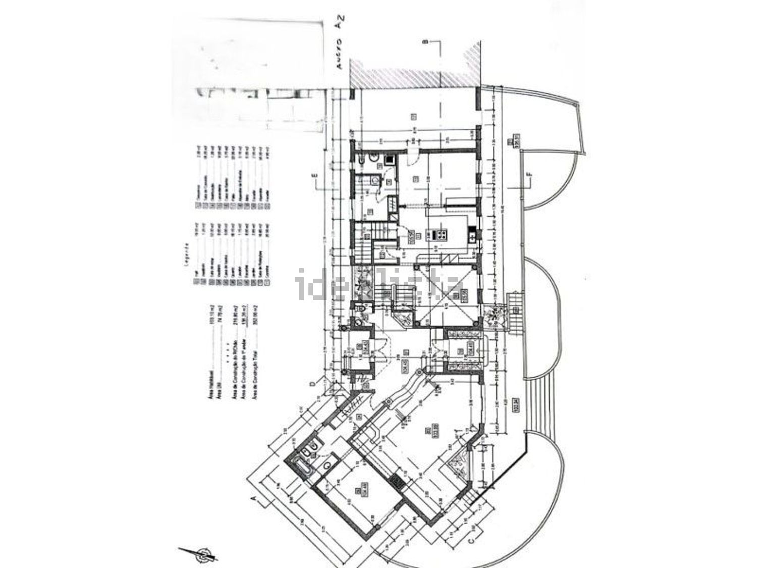 小楼房或独栋别墅出售在Rua de Loule - 平面图