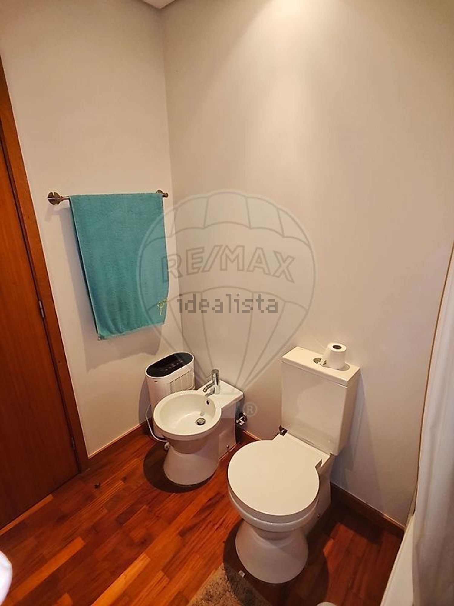 出租公寓 t2在Estrada da Circunvalação, 12700 - 卫生间