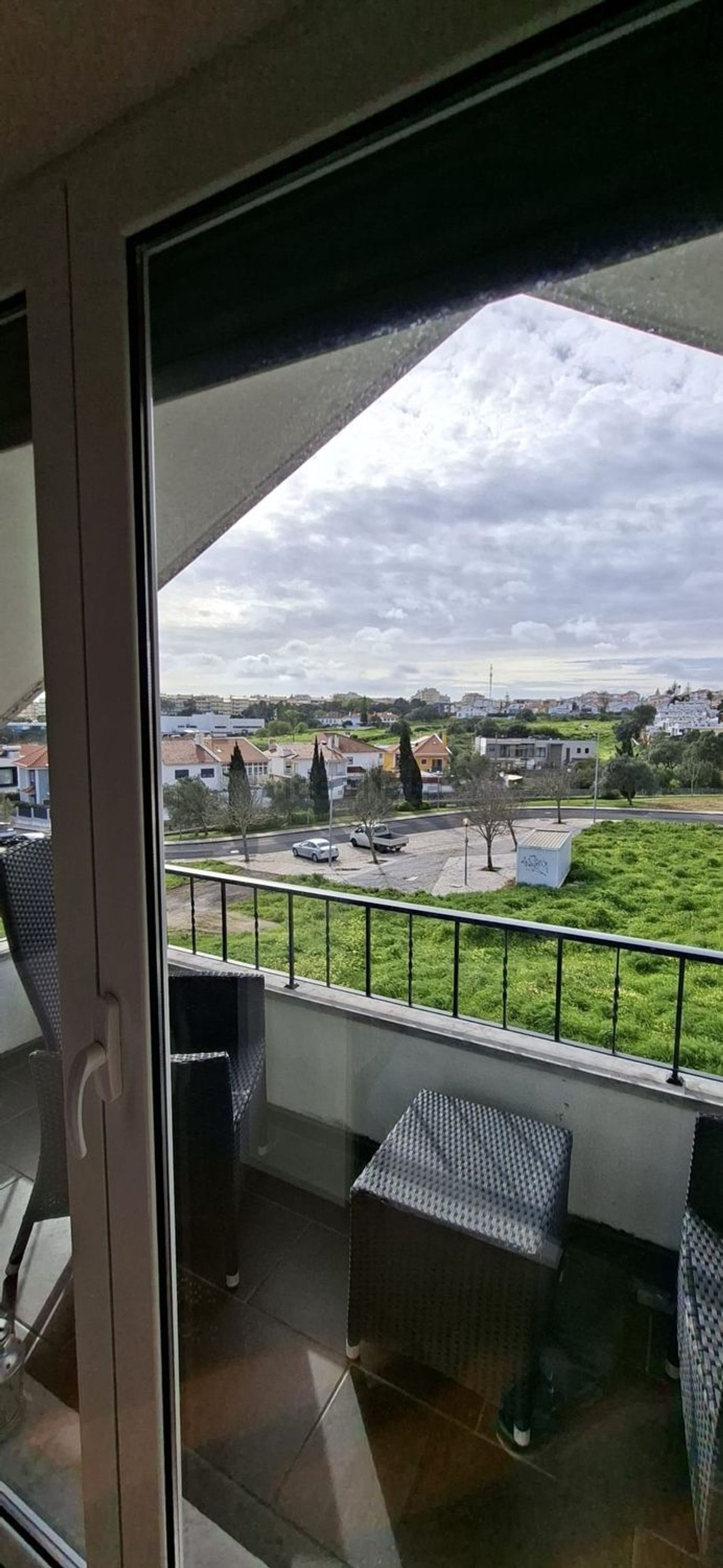 小楼房或独栋别墅出售在 Carcavelos Central - 露台
