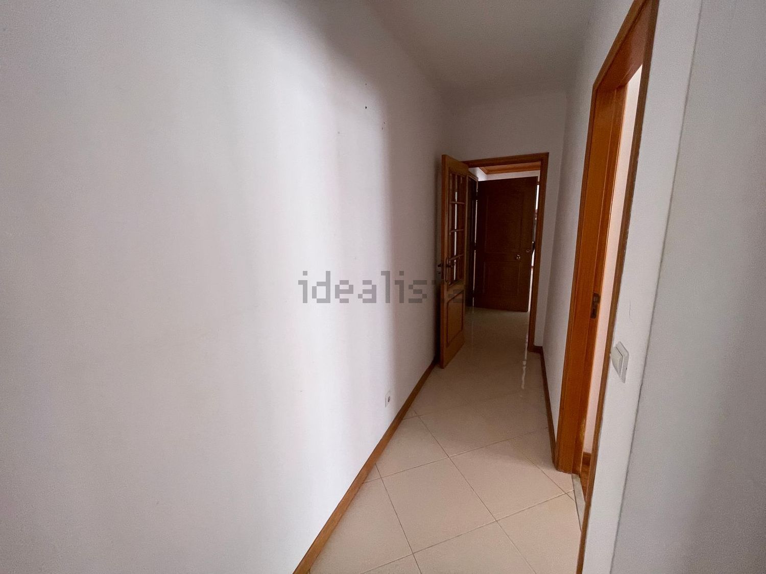 出租公寓 t2在Avenida de Fitares, 43 - 过道