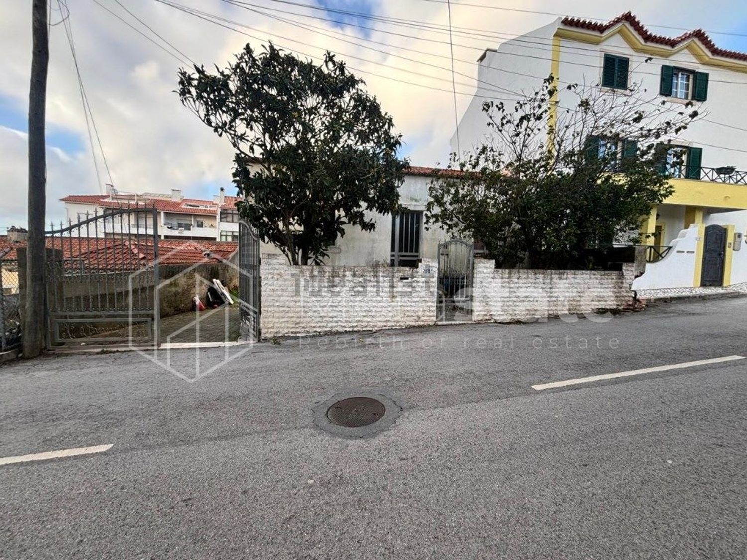 双拼别墅出售在Rua Arquitecto Cottinelli Telmo - 外立面