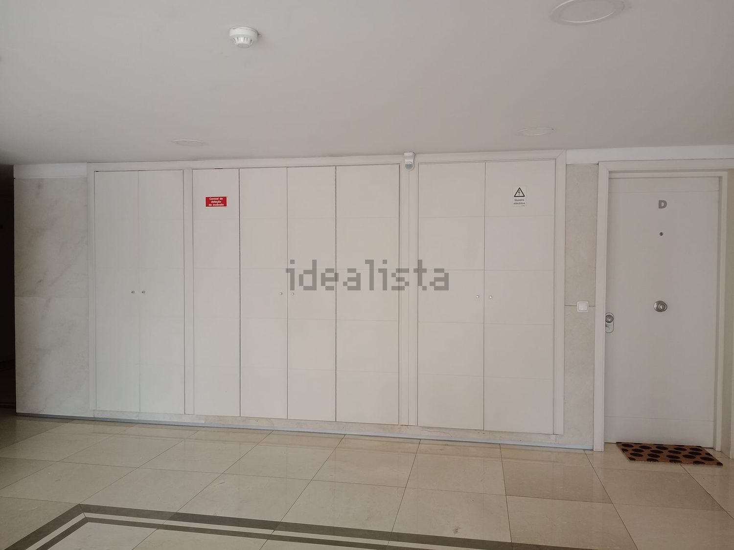 出租公寓 t2在Rua José Maria Nicolau, 2 - 门廊