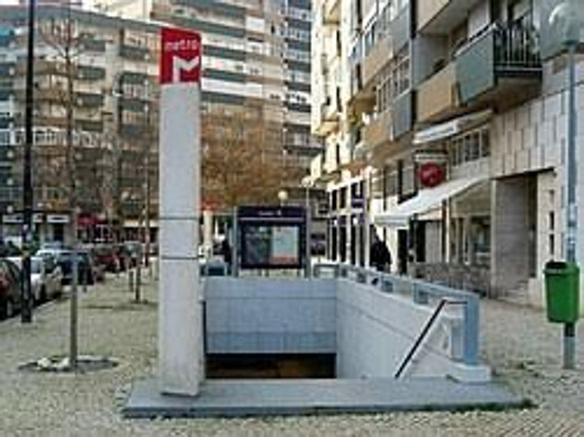 公寓 t2出售在Rua Engenheiro Quartin Graça s/n